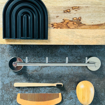 WIELOKROTNE HAKI ŁAZIENKOWE ZE STALI NIERDZEWNEJ – GDY ELEGANCJA SPOTYKA FUNKCJONALNOŚĆ